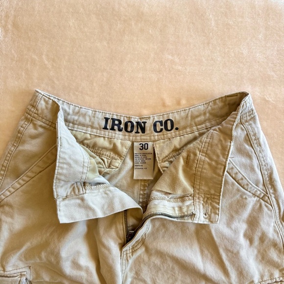 Vintage Y2K Baggy Khaki Cargo Shorts - Picture 5 of 6